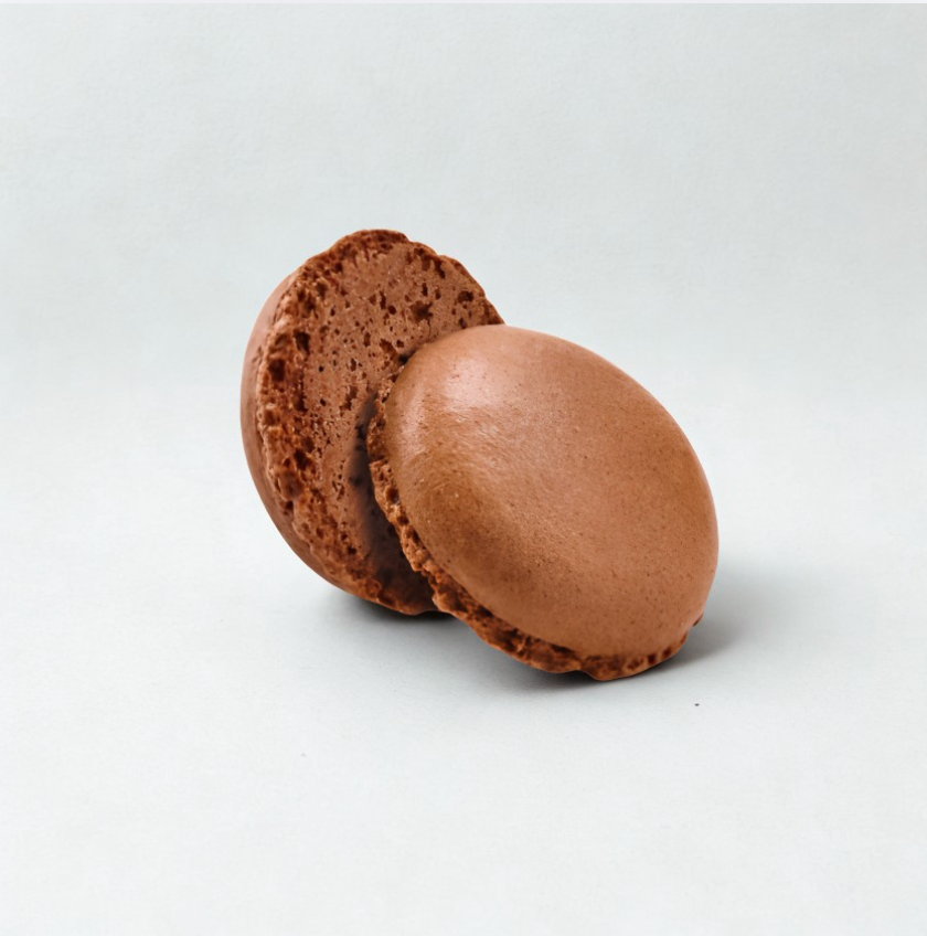 Coque macaron au chocolat surgelée